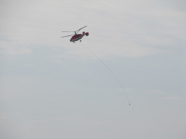 Der Hubschrauber verfügt über 2 gegenläufige Rotoren
